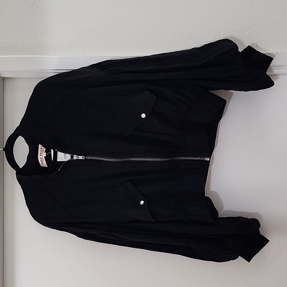 Free People On Pointe Bomber Jacket In Black NWT - Picture 3 of 9